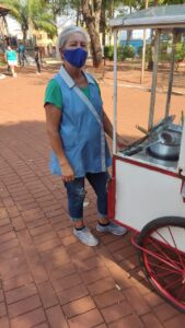 Vendedores ambulantes fazem grana extra com manifestações