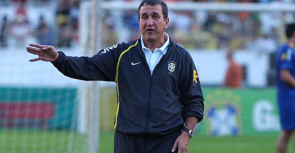 Carlos Alberto Parreira comandando a Seleção Brasileira em 2005 - Foto:  Arquivo/CBF