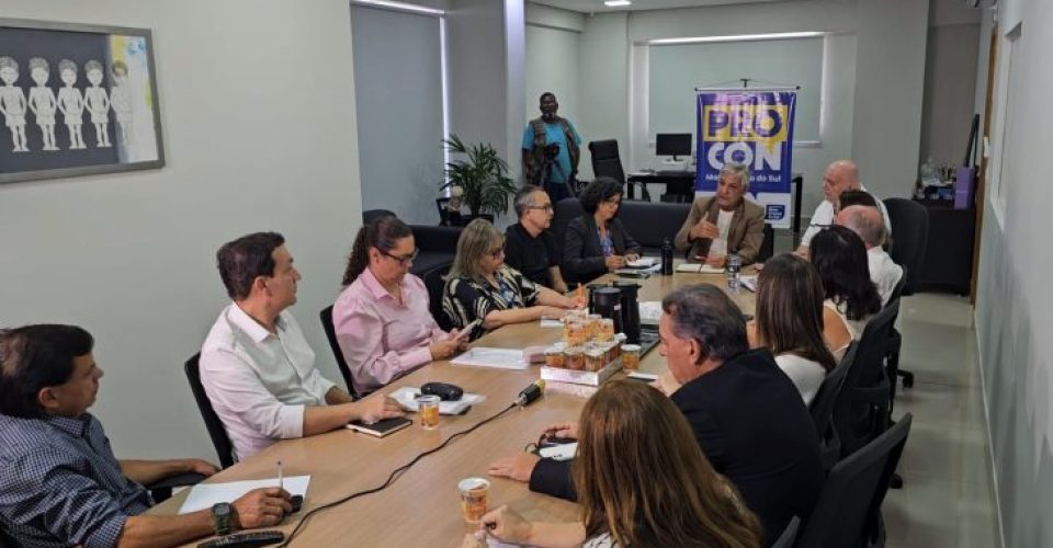 Reuniao-com-distribuidoras-de-combustiveis-Foto-Kleber-Clajus-730x480